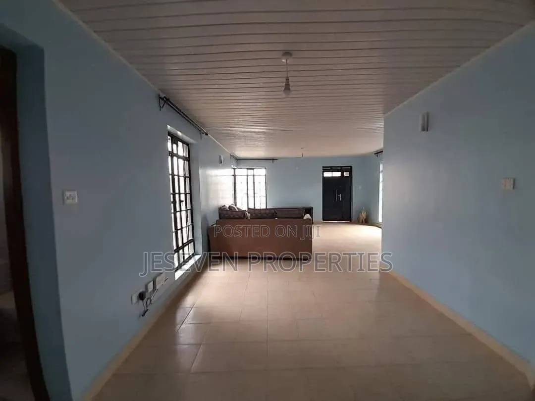 3bdrm Bungalow in Quarry Road, Viraj Area for sale