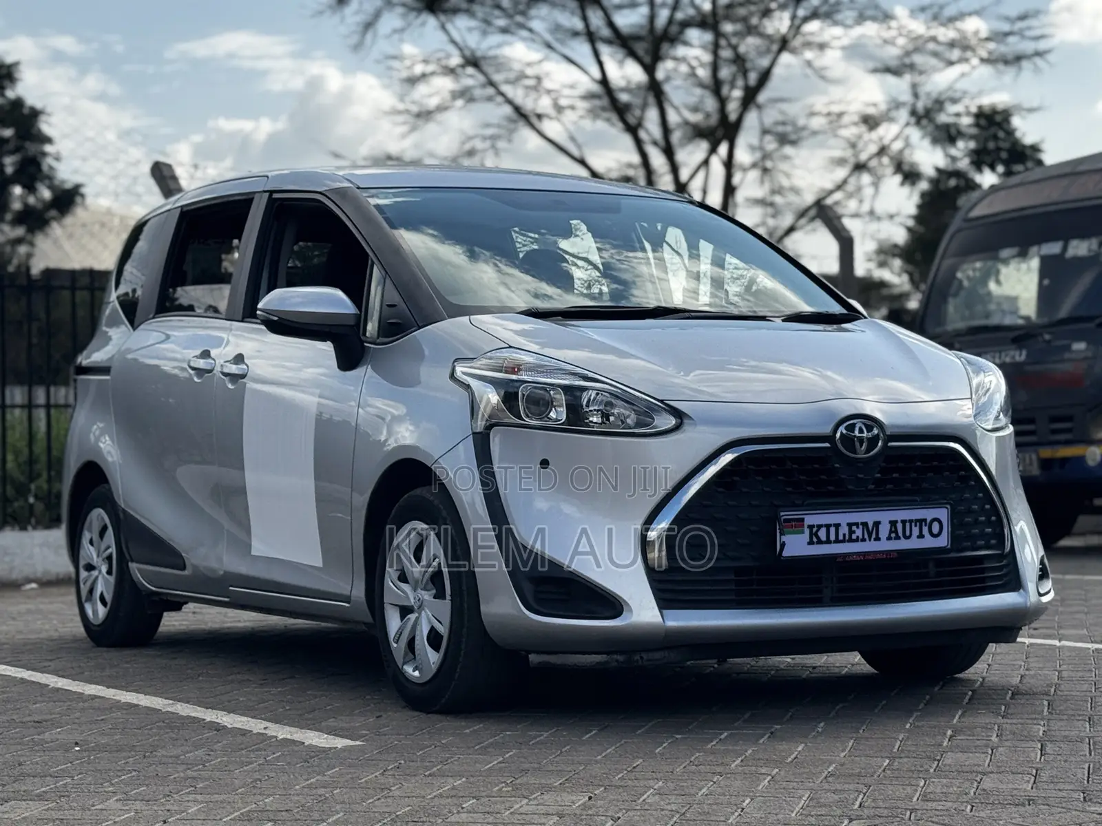Toyota Sienta 1.5 AWD 2019 Silver