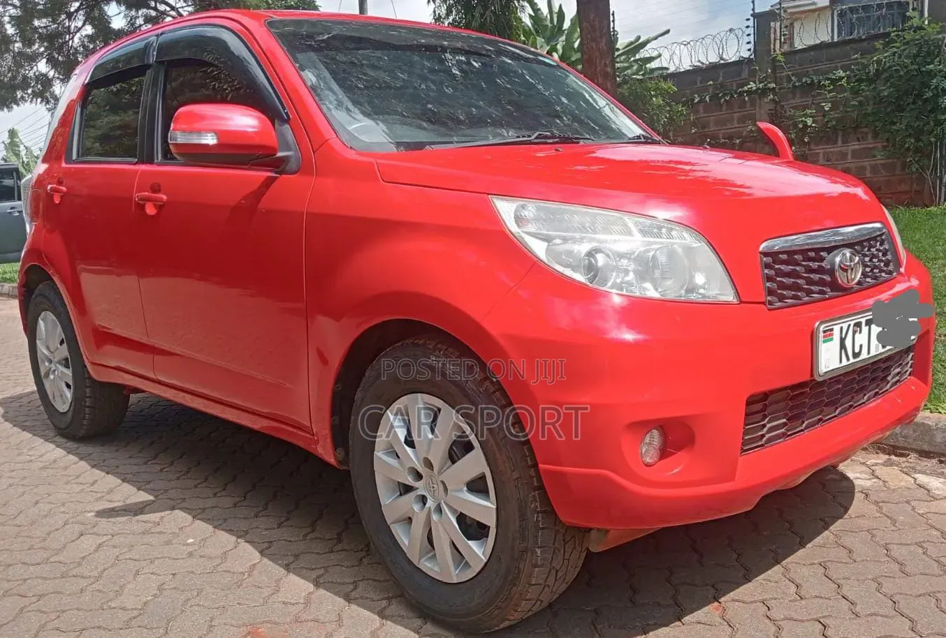 Toyota Rush 2011 Red