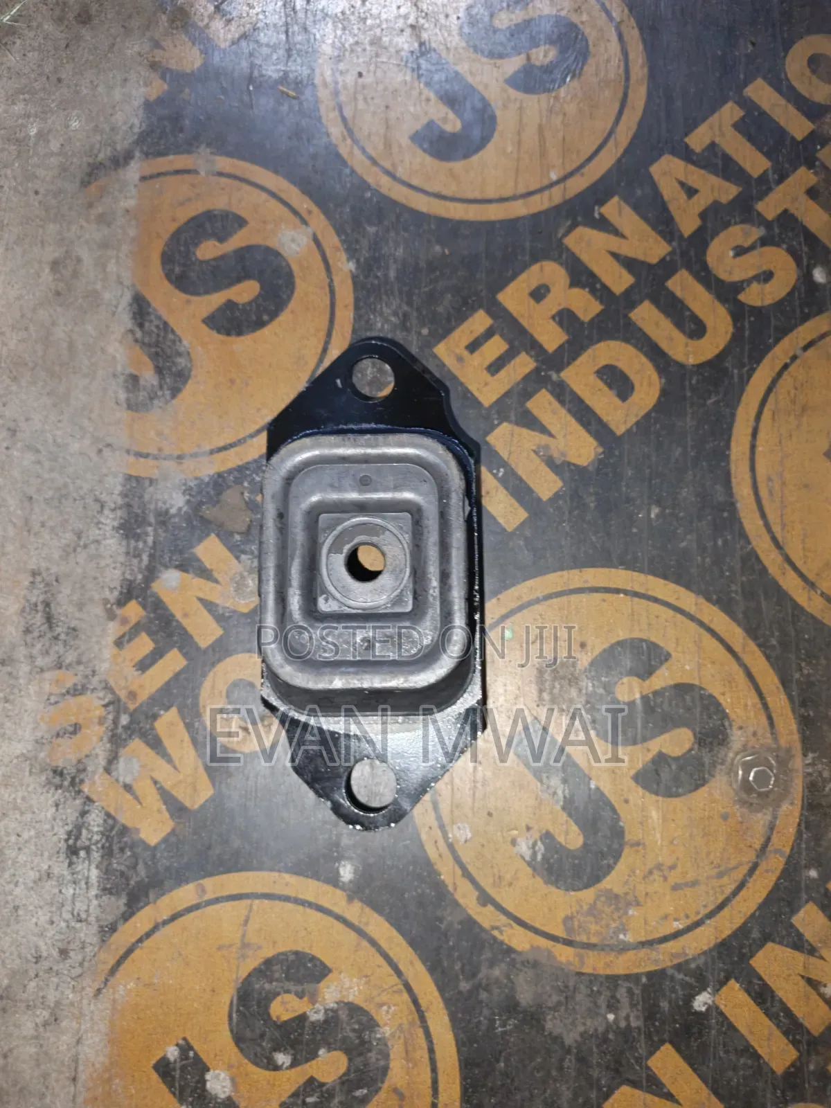 Nissan Match/Note 2012 Gearbox Mounting