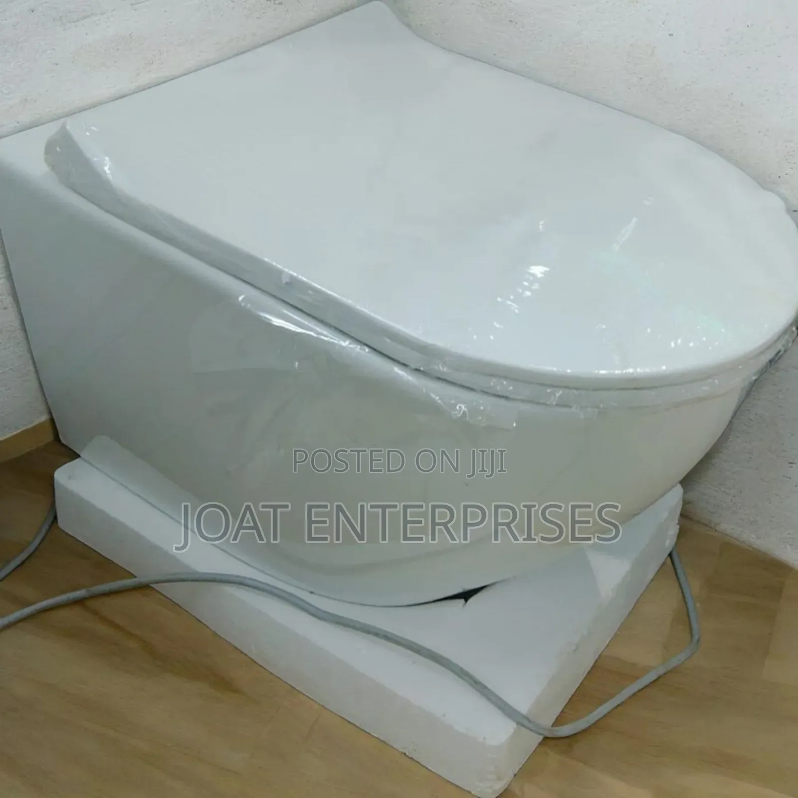 Pure White Wall Hung Toilet