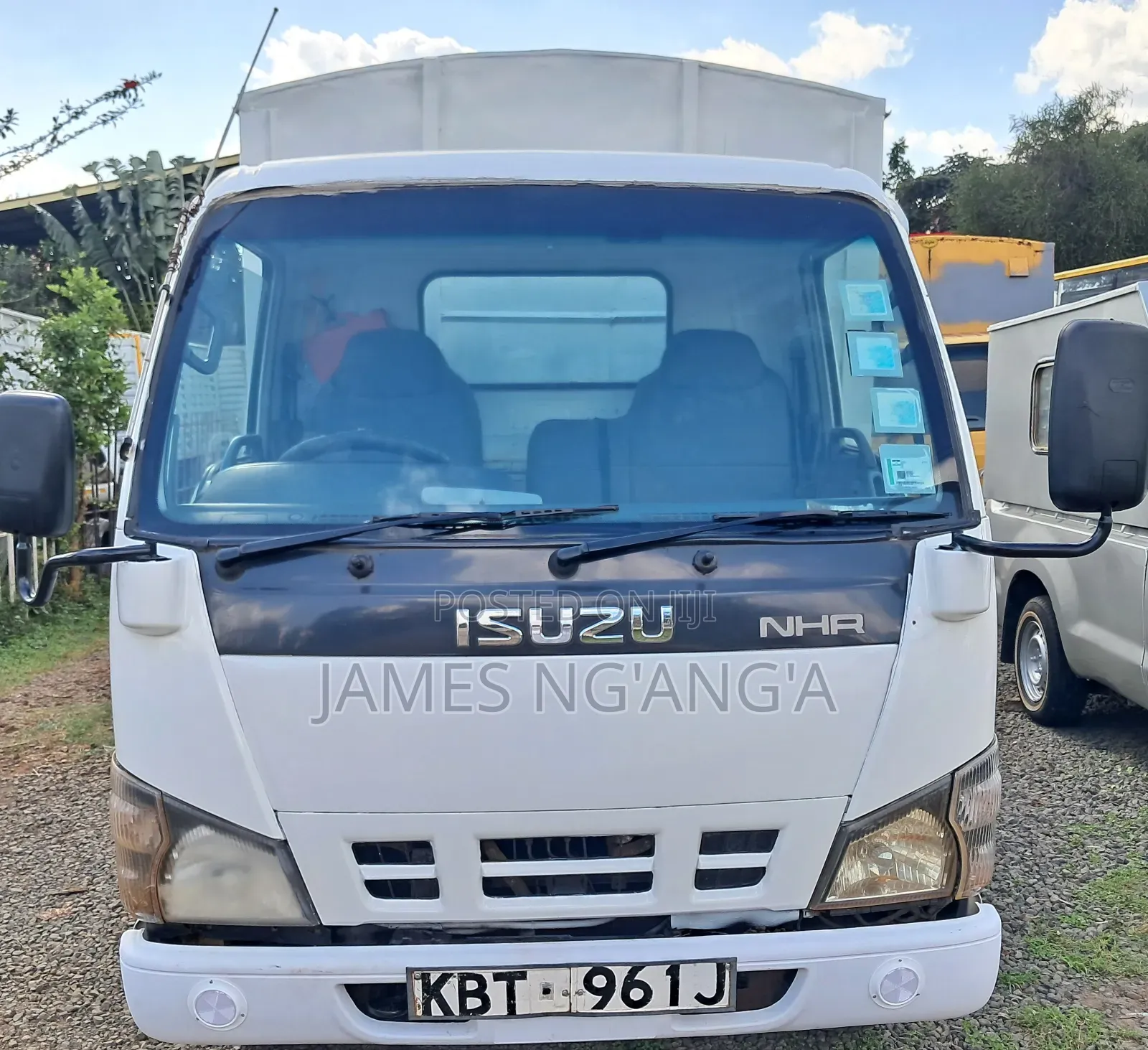 Isuzu NHR Truck