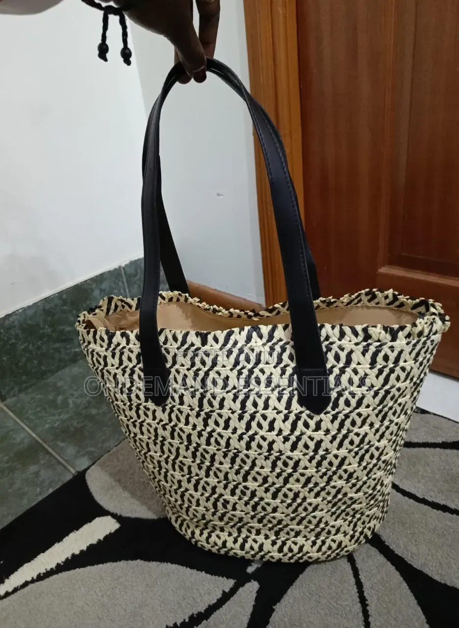 Women Braided Basket Shoulder BagSize: 24×14×30cm