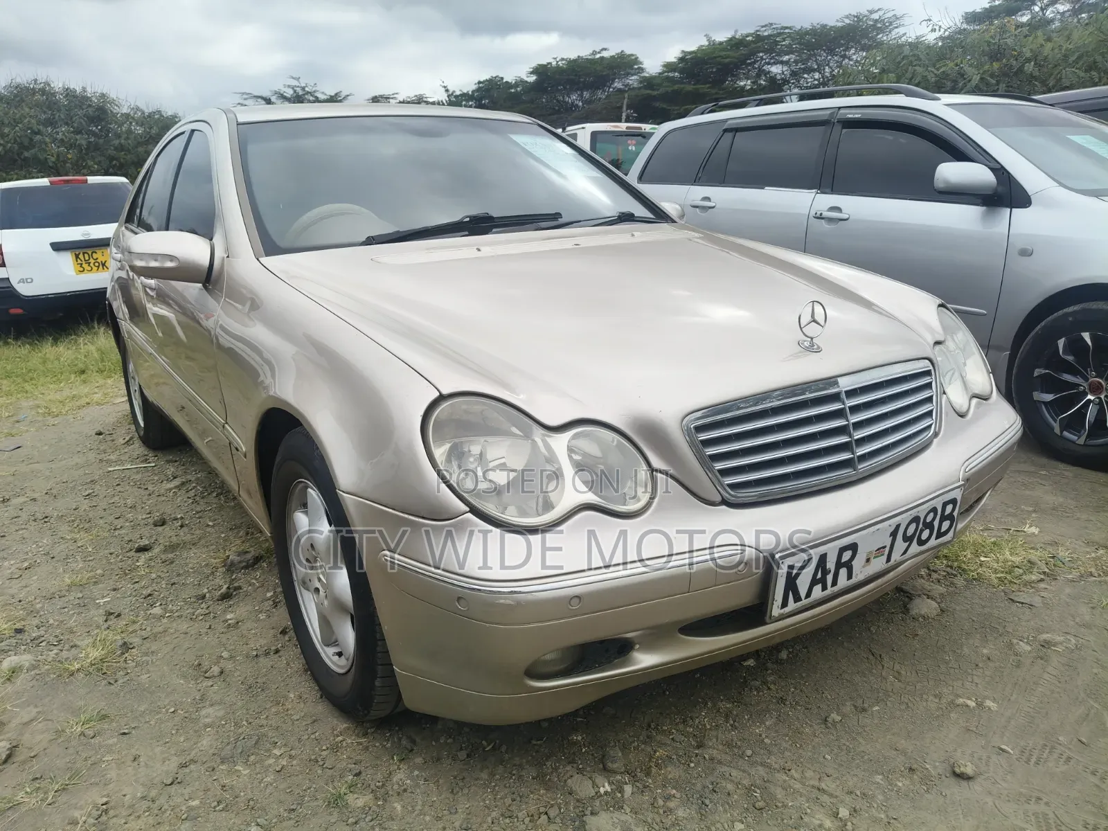 Mercedes-Benz C200 2004 Gold
