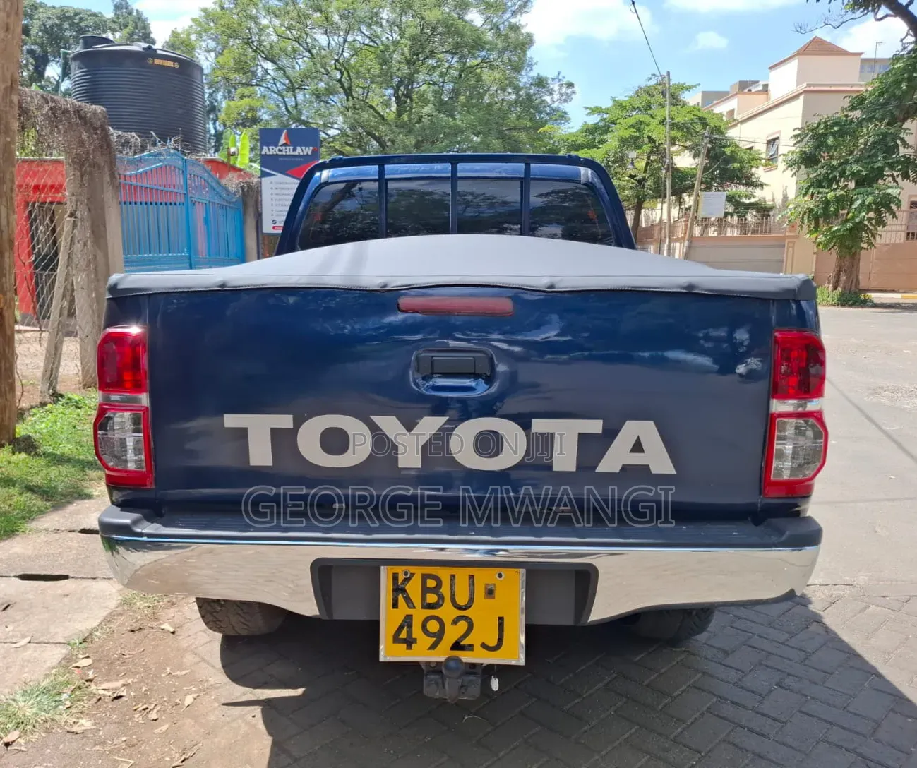 Toyota Hilux 2006 Blue