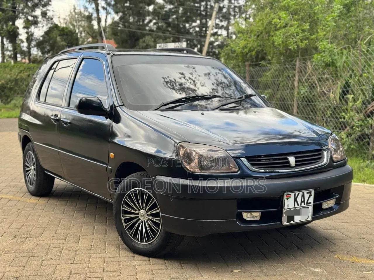 Toyota Raum 2001 Black