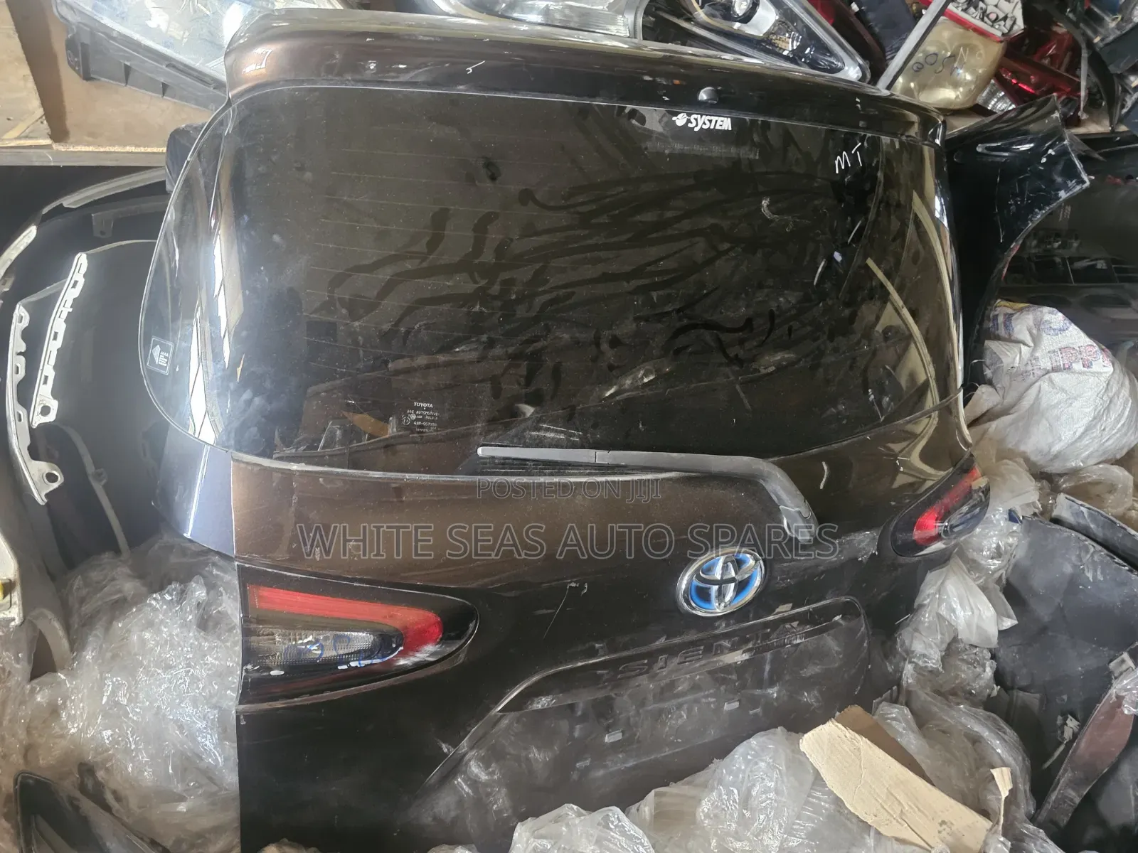 Sienta 2018 Boot/Tailgate