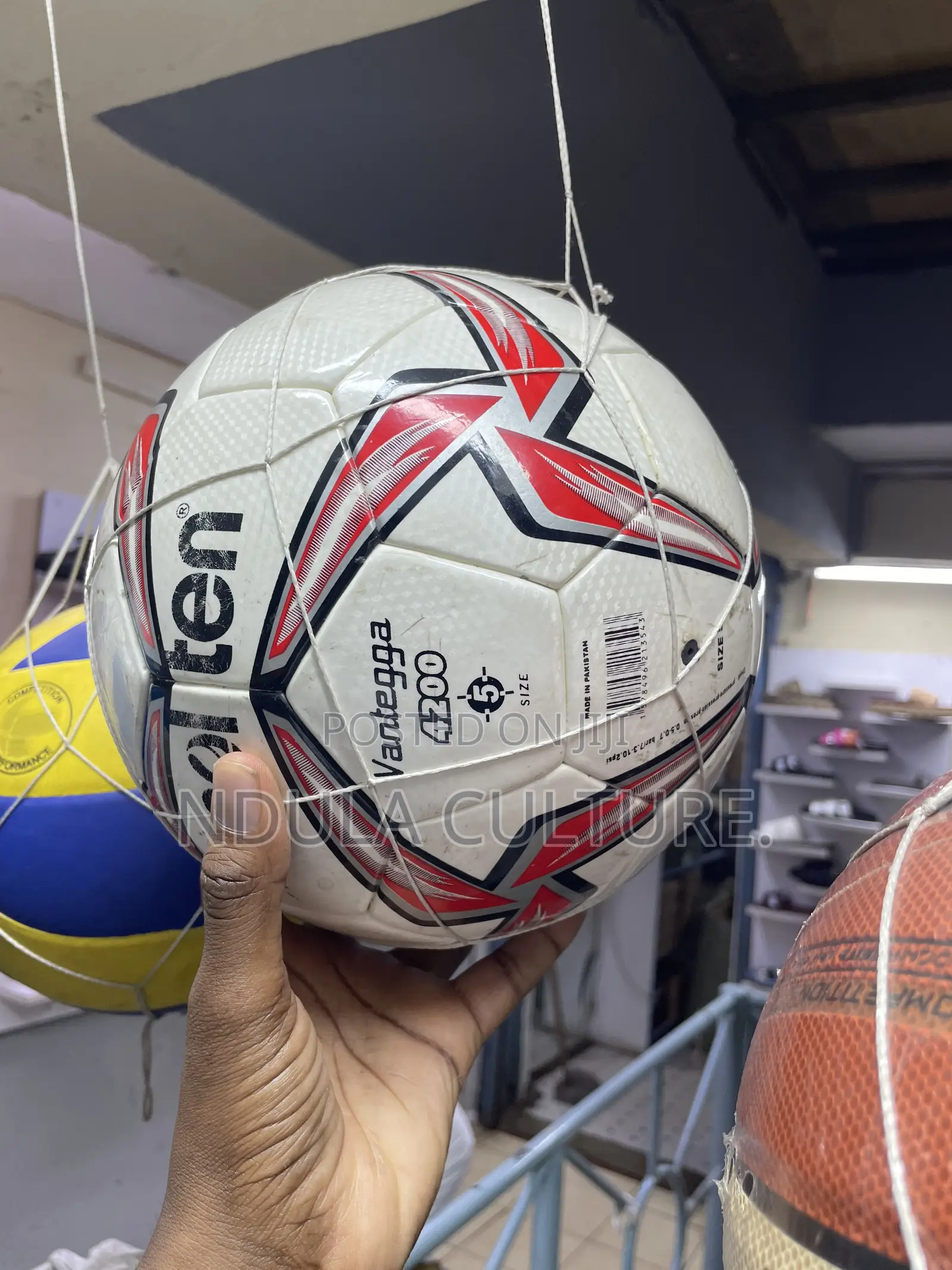 Mikasa ,Puma,adidas, Molten Orginal Soccer Balls Tube Tubeless