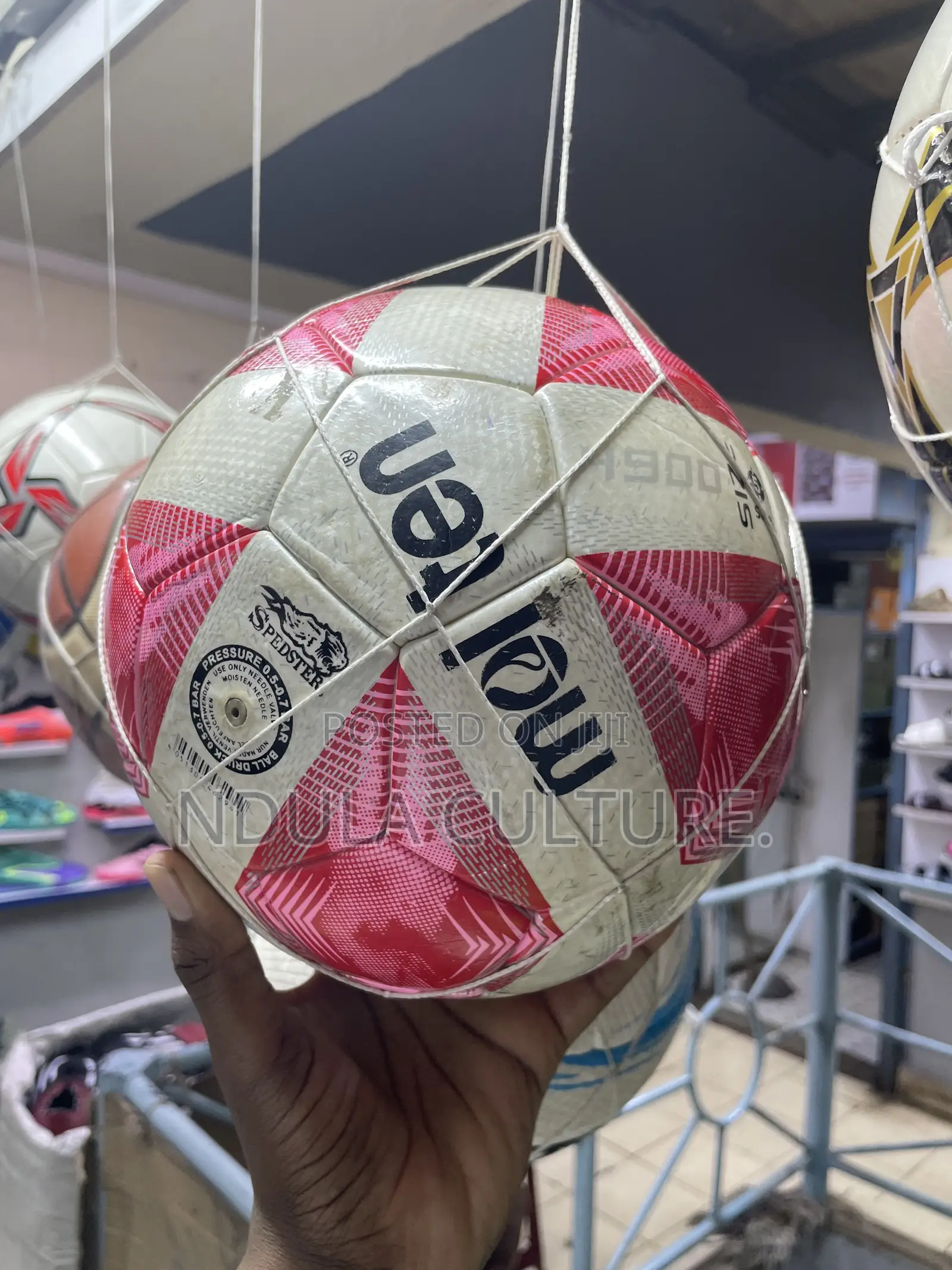Mikasa ,Puma,adidas, Molten Orginal Soccer Balls Tube Tubeless