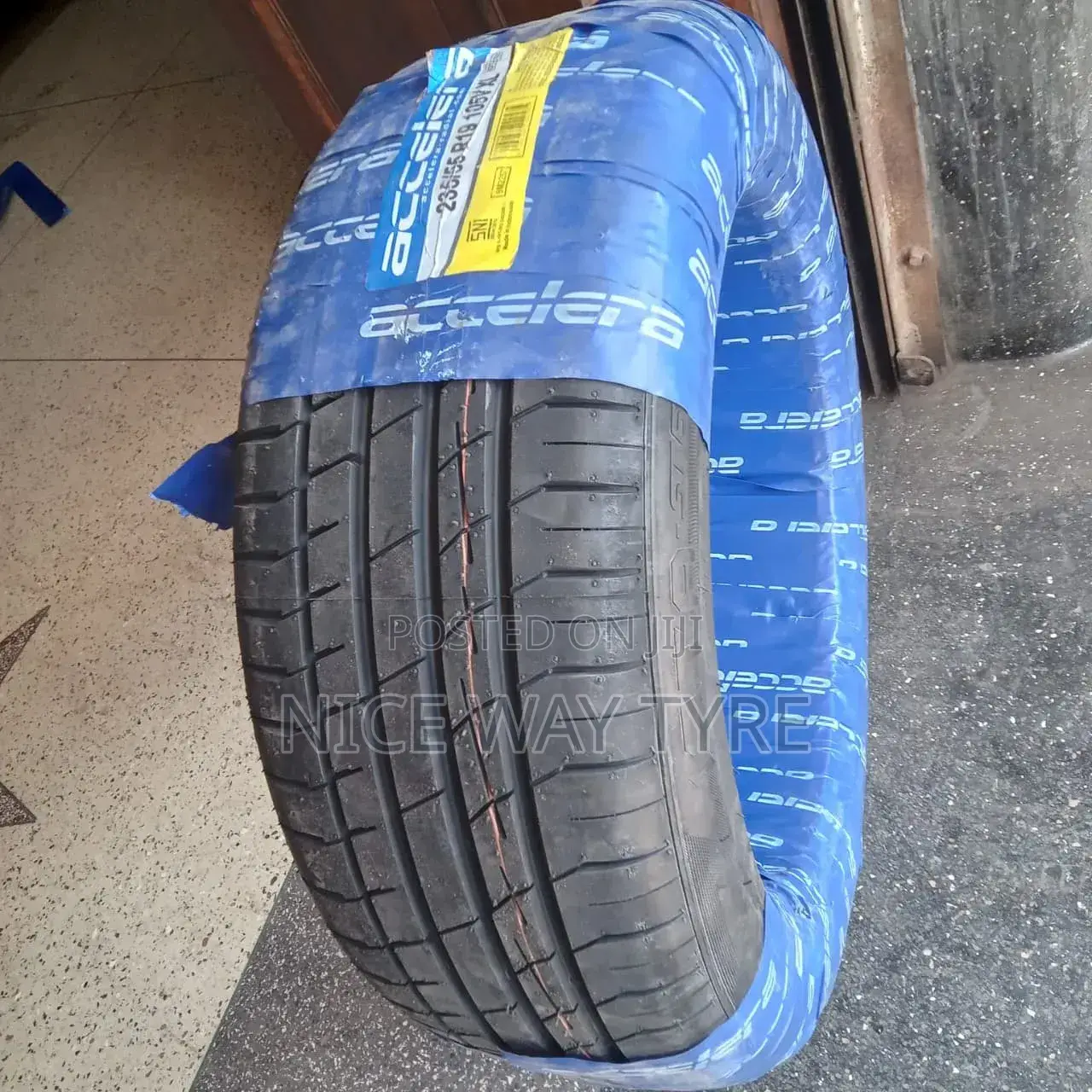 235/55r19 Accerela