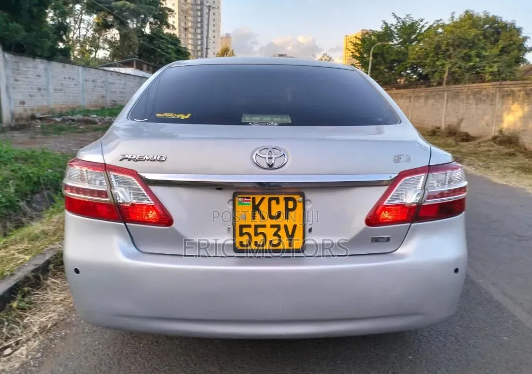 Toyota Premio 2011 Silver