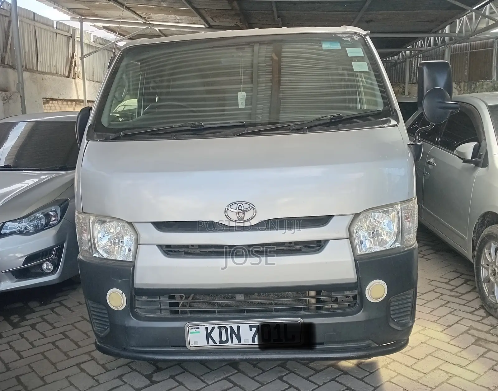 Toyota HiAce 2016 Silver