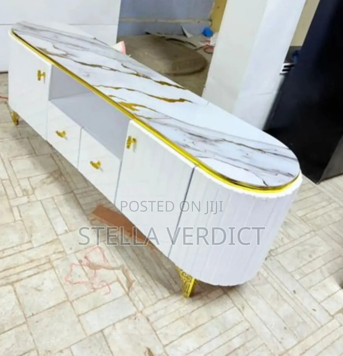 6 FTS Modern Executive Oval Tv Stand