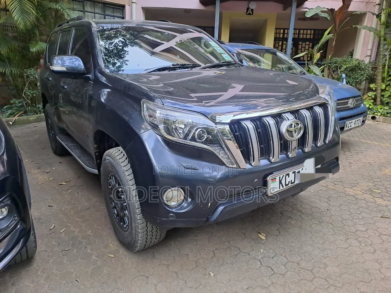 Toyota Land Cruiser Prado 2010 Black