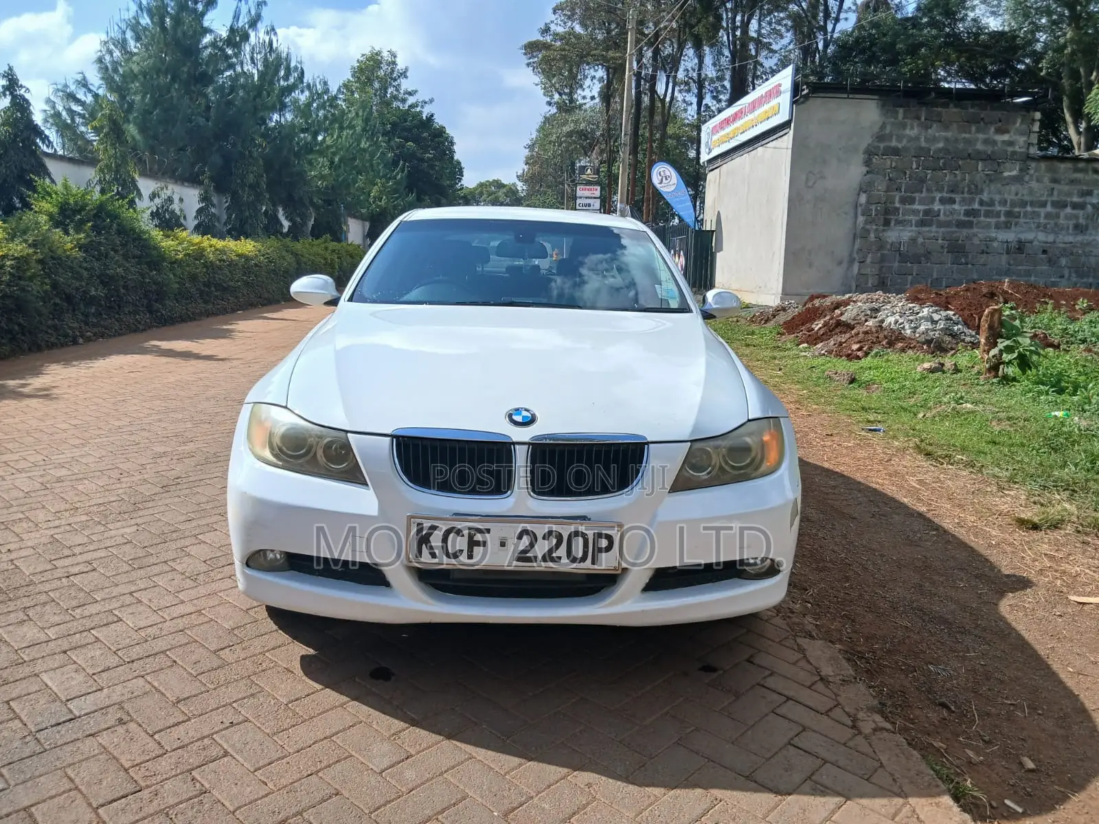 BMW 320i 2008 White