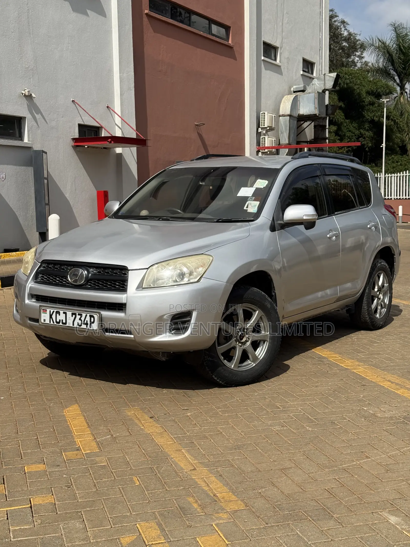Toyota RAV4 2010 Silver