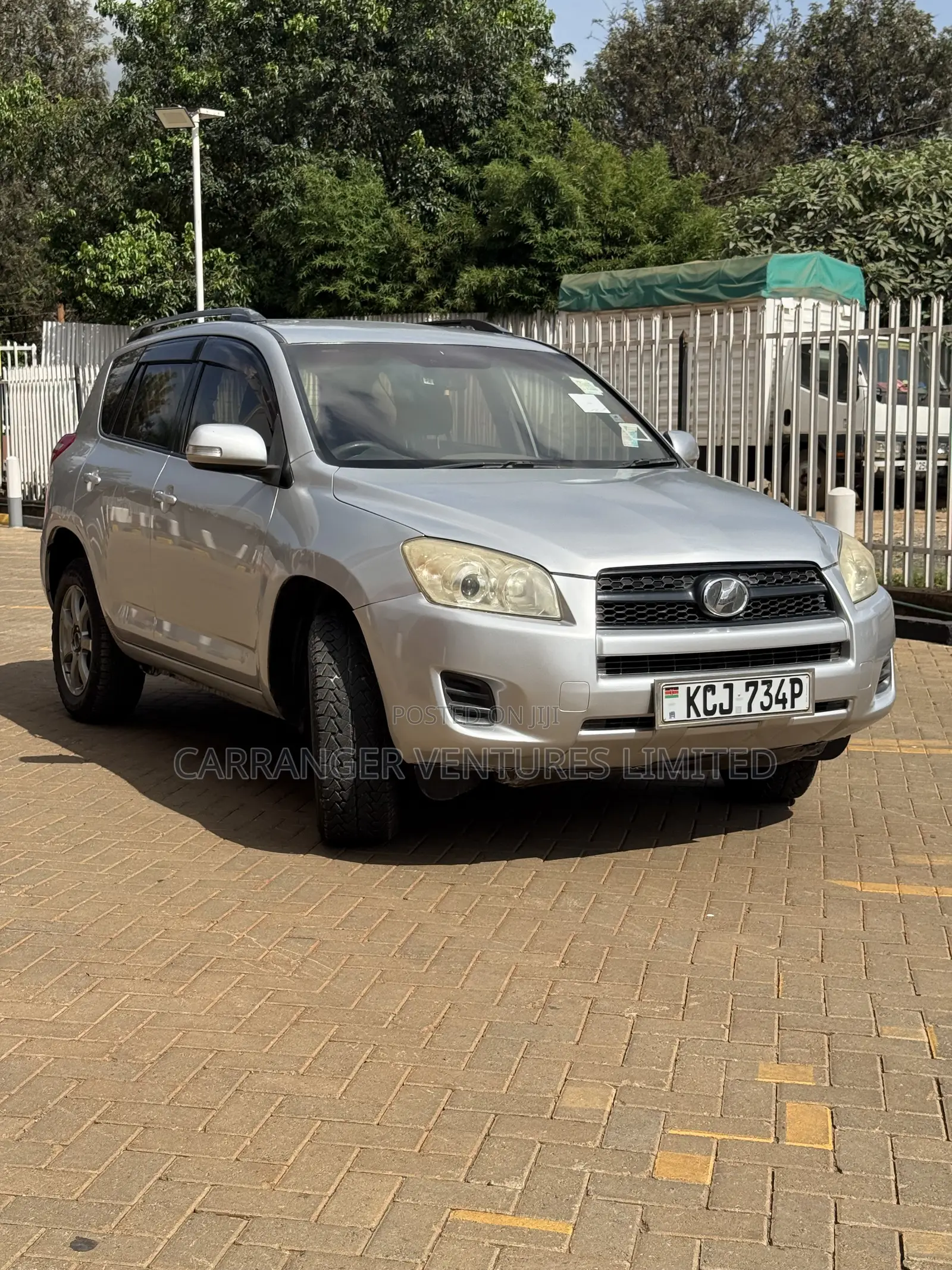 Toyota RAV4 2010 Silver