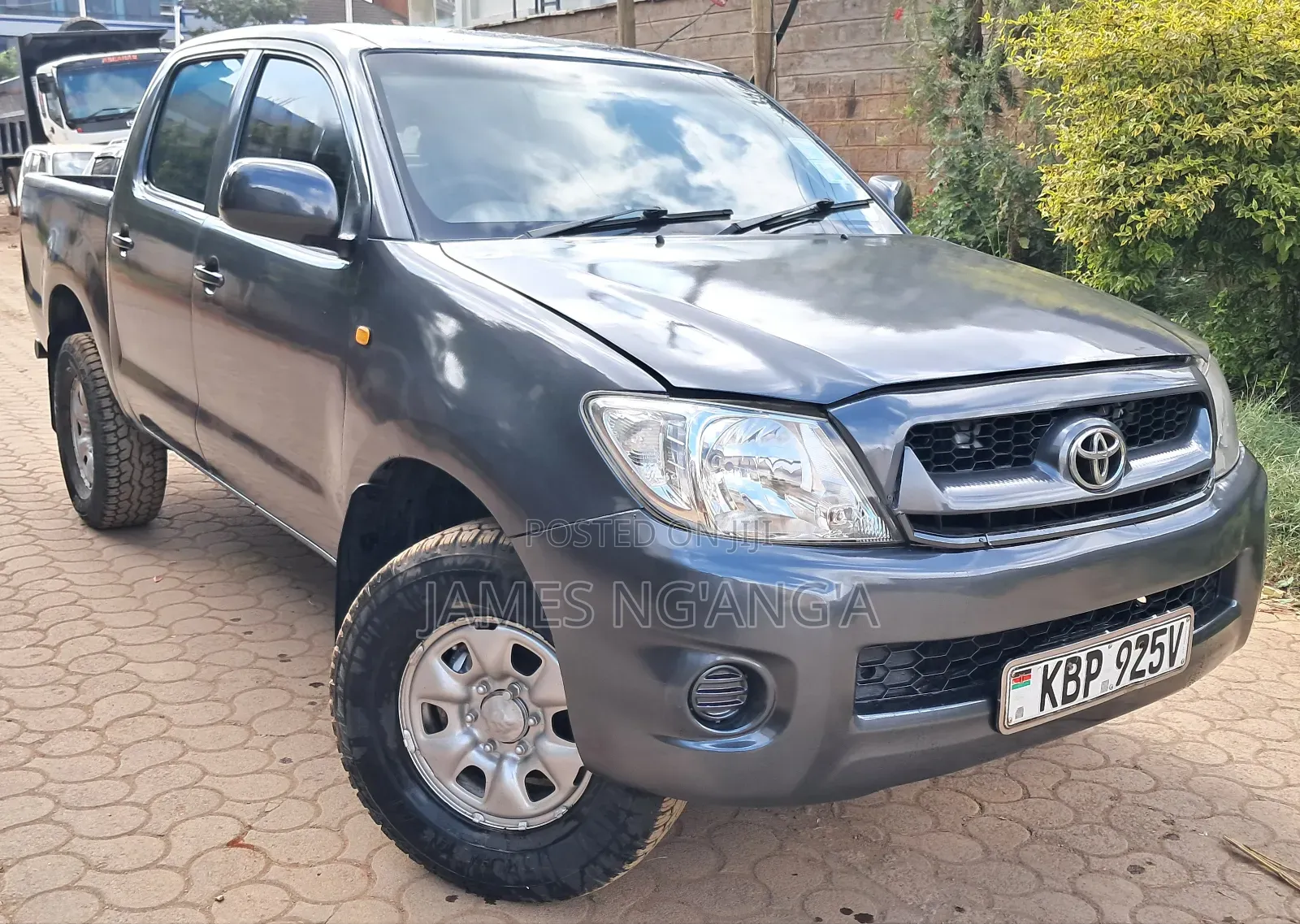 Toyota Hilux 2011 Gray