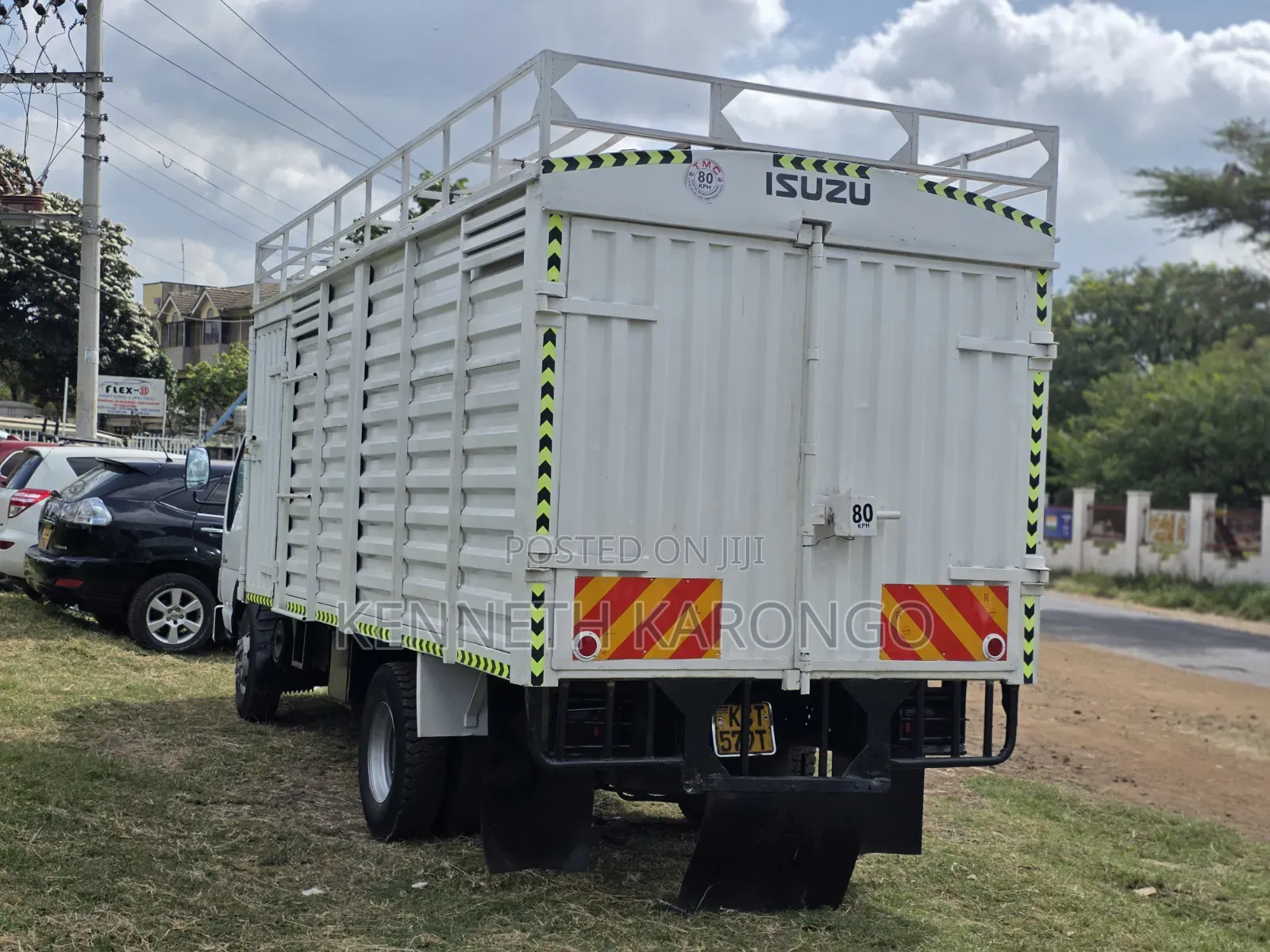 Isuzu Elf Truck 2019 White