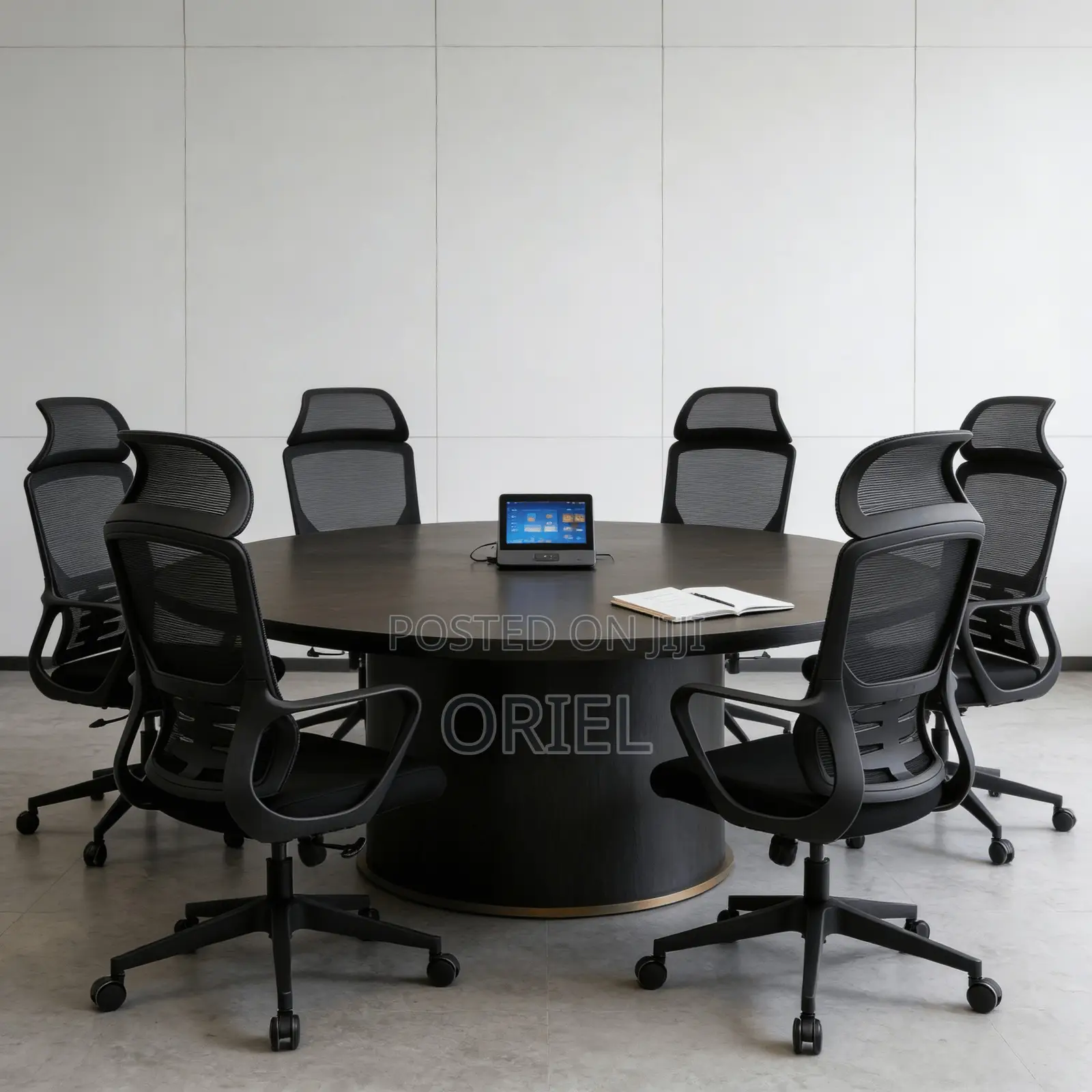 Office Chair : Black Mesh Office High-Back Chair