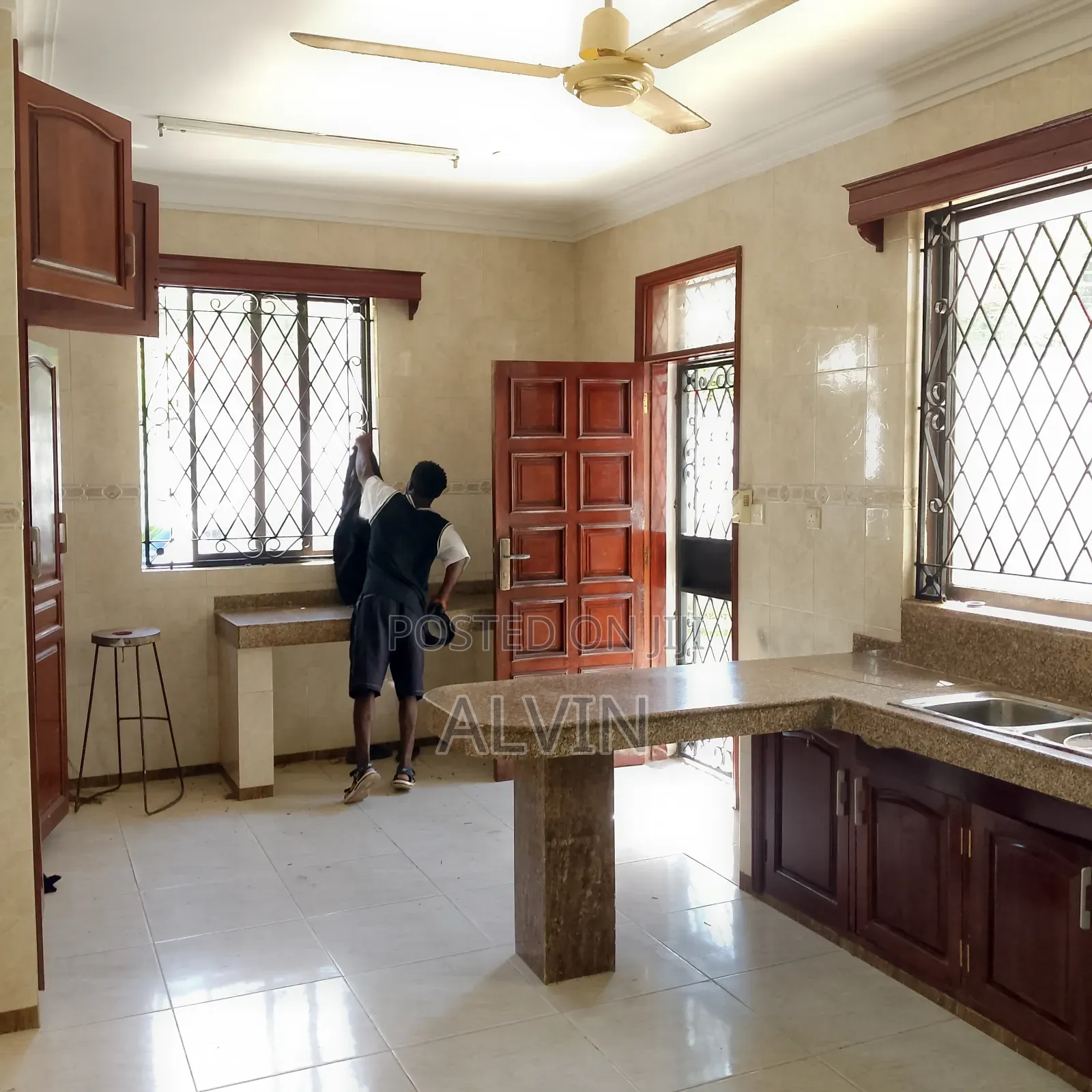 4bdrm Maisonette in Kizingo for rent