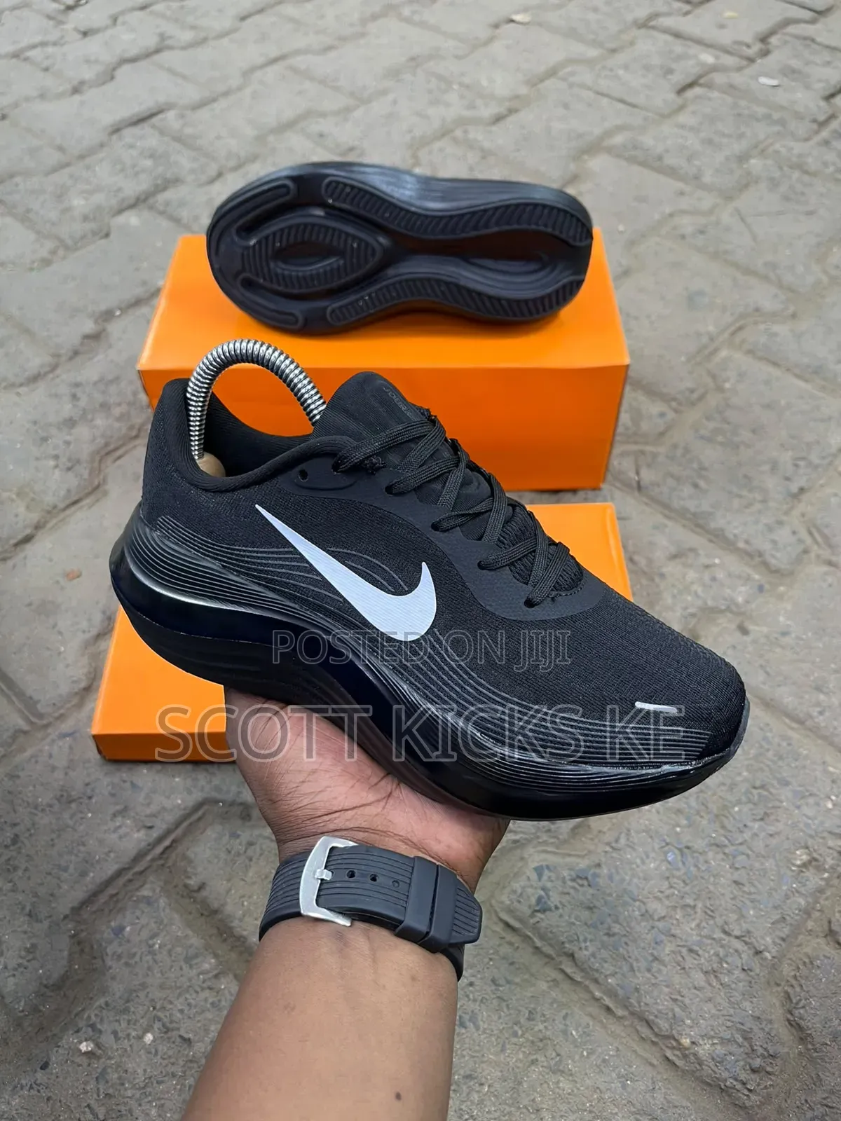 Nike Vomero Plus Black Trainers/Running Shoes