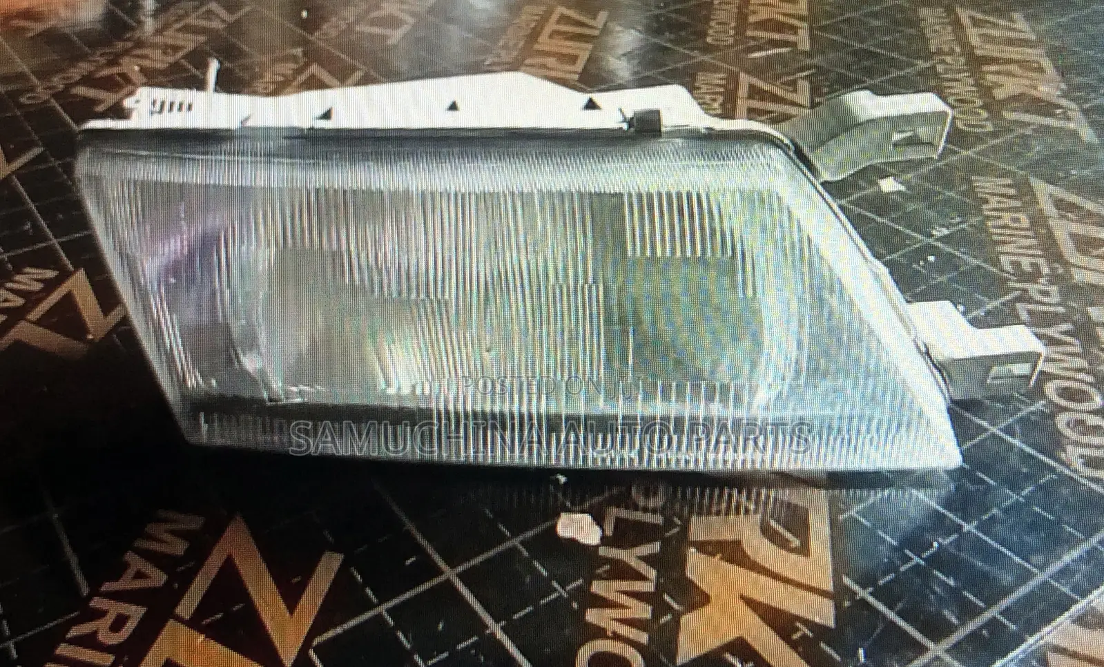 Headlight Nissan Sunny B14 {Rhs} Plastic