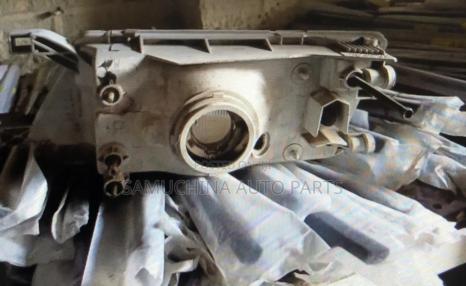 Headlight Nissan Sunny B14 {Rhs} Plastic