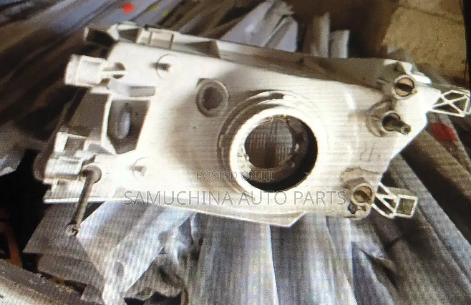 Headlight Nissan Sunny B14 {Rhs} Plastic