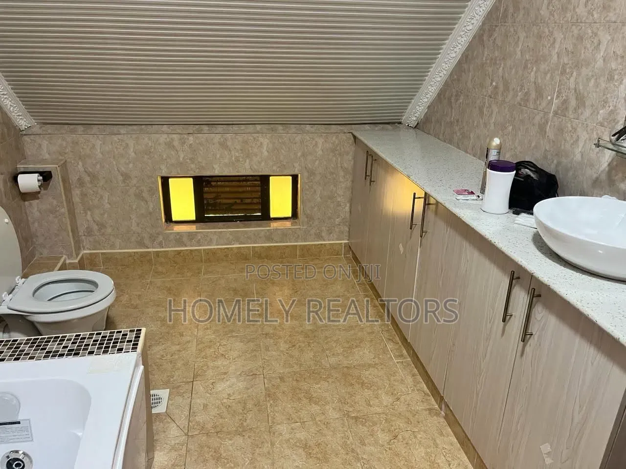 4bdrm Maisonette in Kerarapon Drive for sale