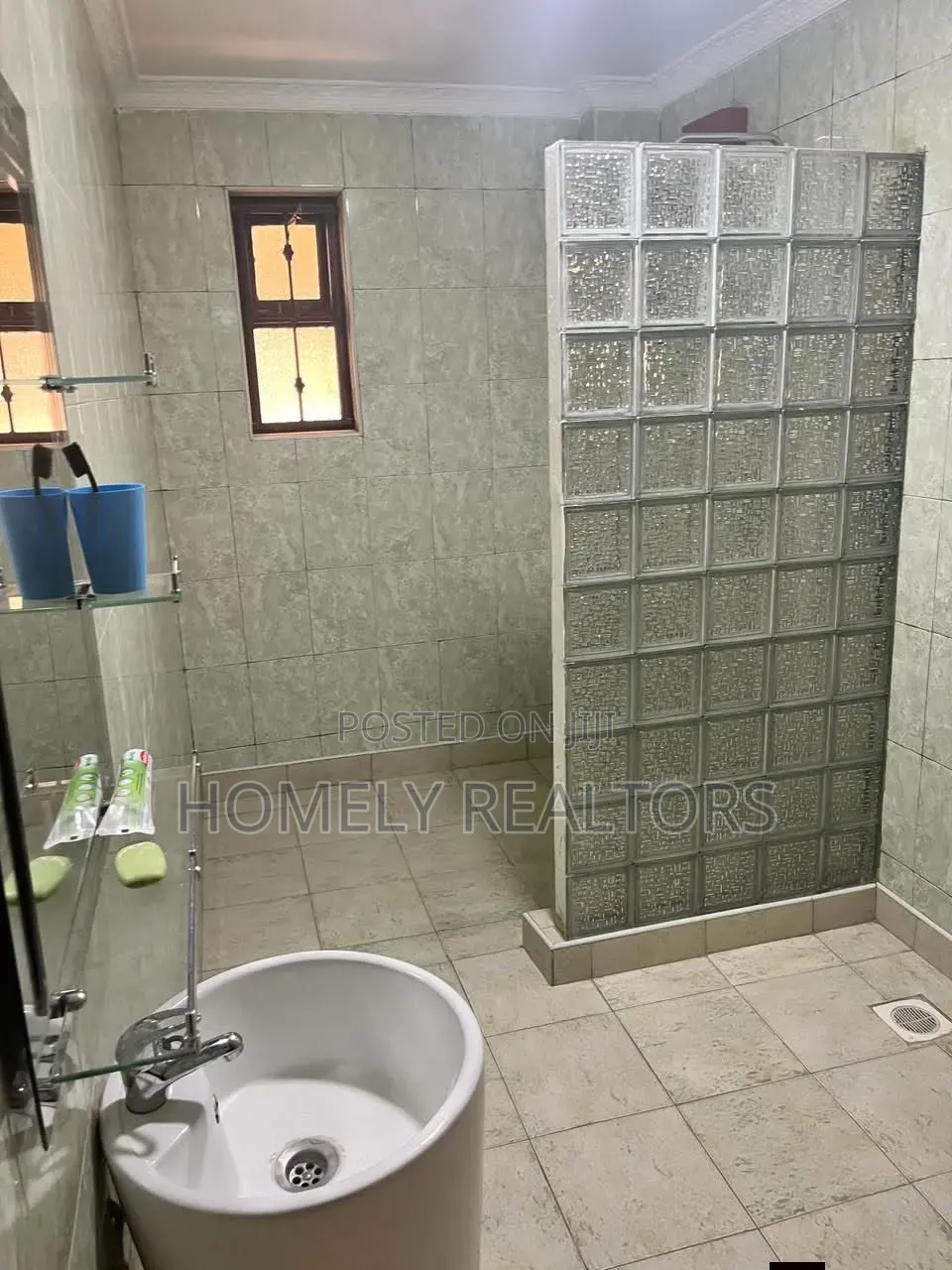 4bdrm Maisonette in Kerarapon Drive for sale