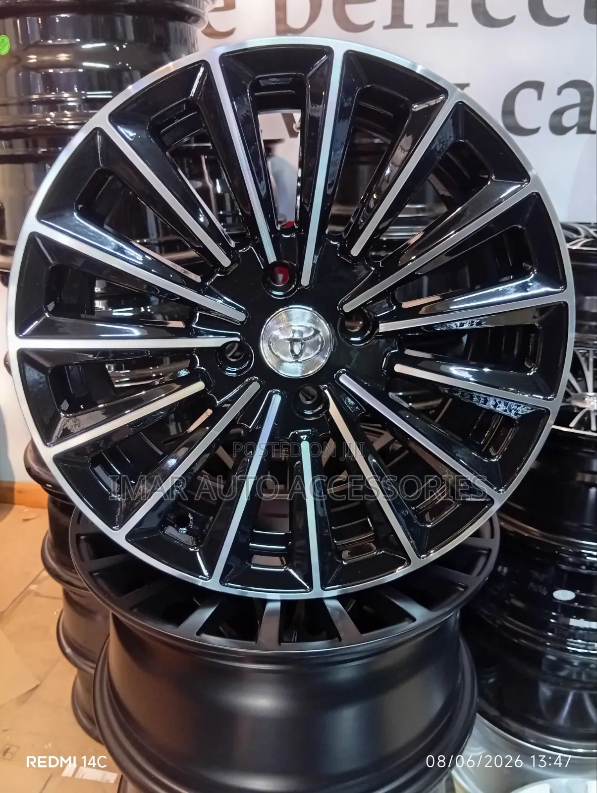 Toyota 15" 4-Hole Alloy Wheels | Machined Black Silver