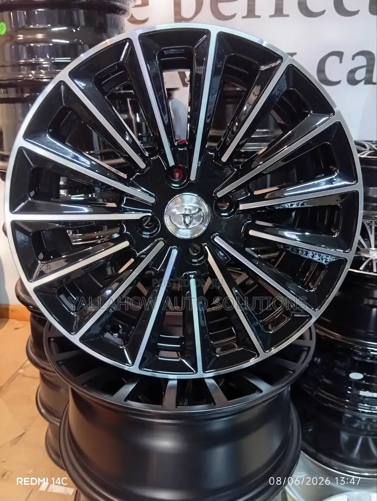 Toyota 15" 4-Hole Alloy Wheels | Machined Black Silver