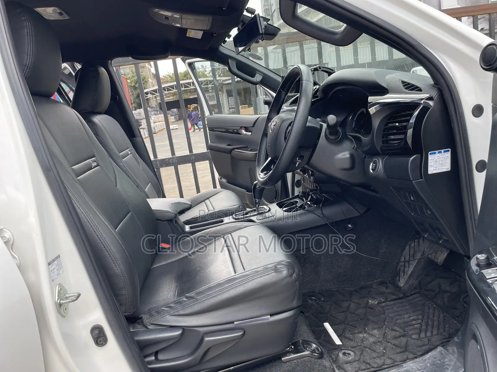 Toyota Hilux Revo Double Cab Deisel 2.4 AWD 2020 White