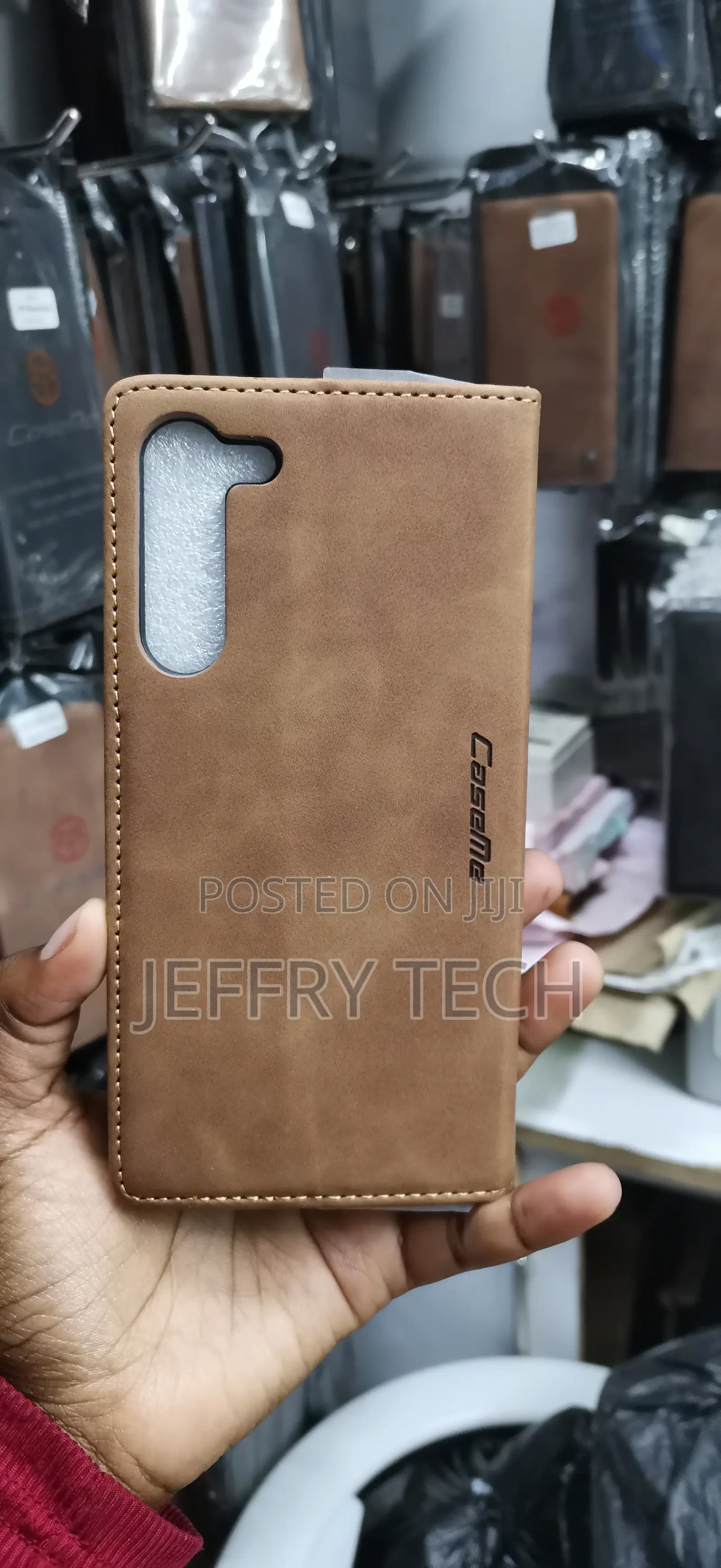 Caseme Features a Vintage Style With Magnetic Closure Cover