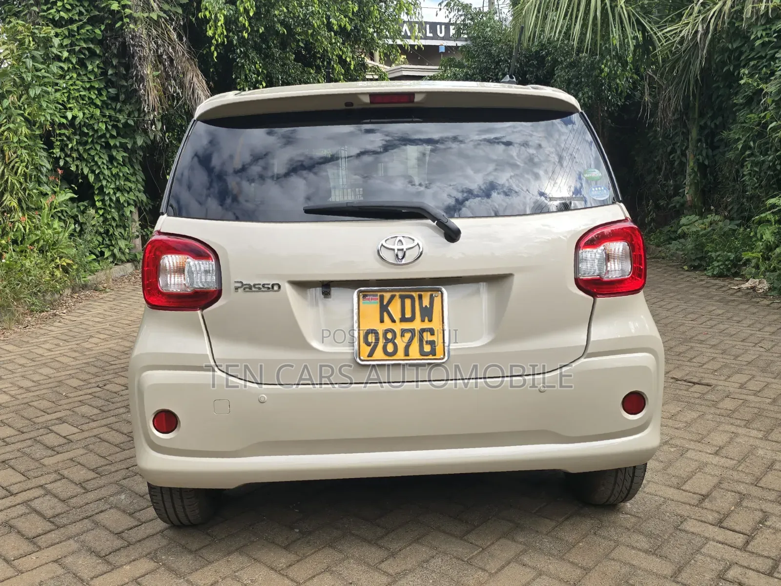 Toyota Passo 2018 Beige