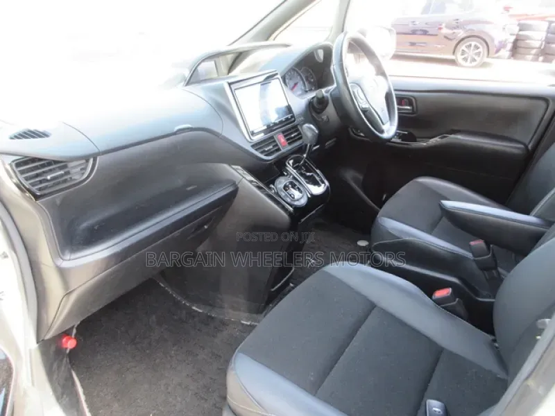 Toyota Noah 2020 White