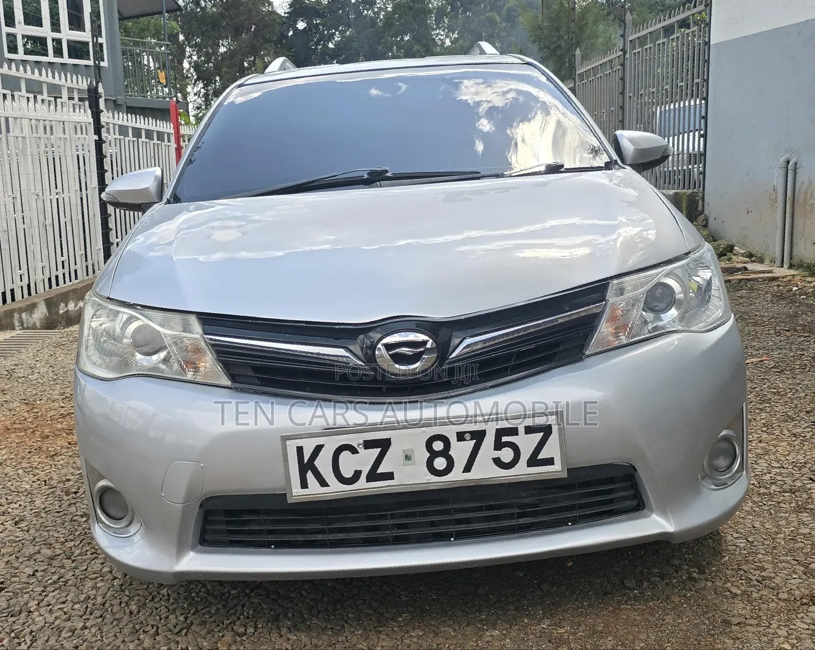Toyota Corolla Fielder 2013 Silver