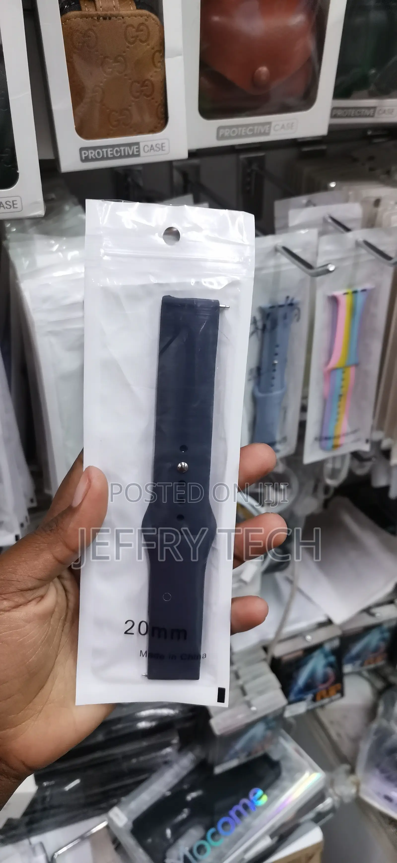 20mm Silicone Smartwatch Band With a Secure Pin-and-Tuck Closure