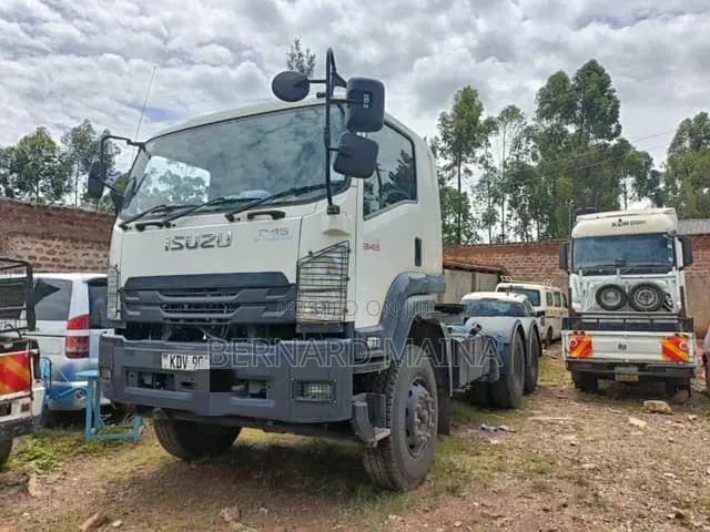 Isuzu Giga 13,578kms 7,790 Cc Manual Diesel White
