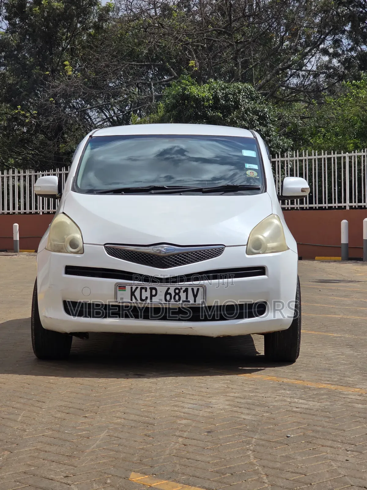 Toyota Ractis 2011 White