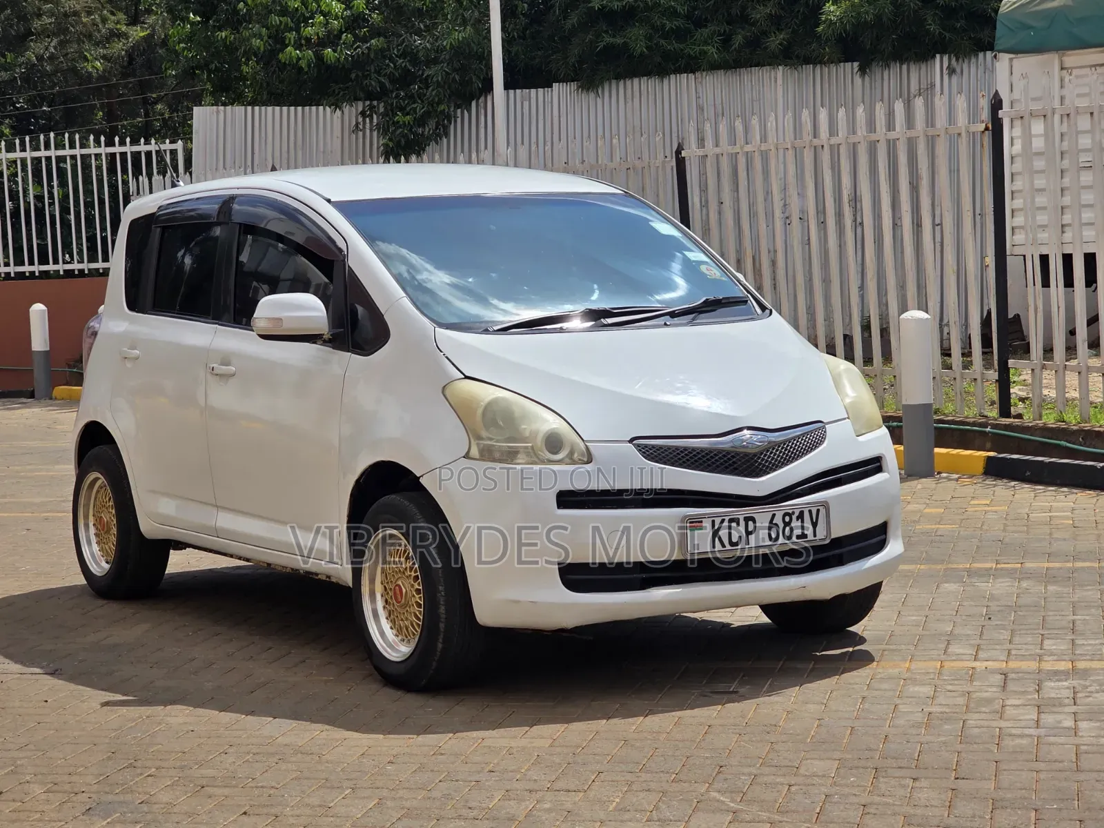 Toyota Ractis 2011 White