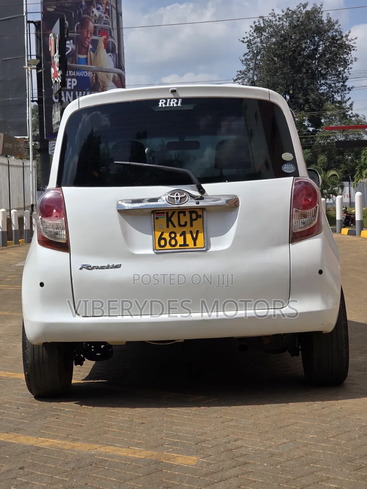 Toyota Ractis 2011 White