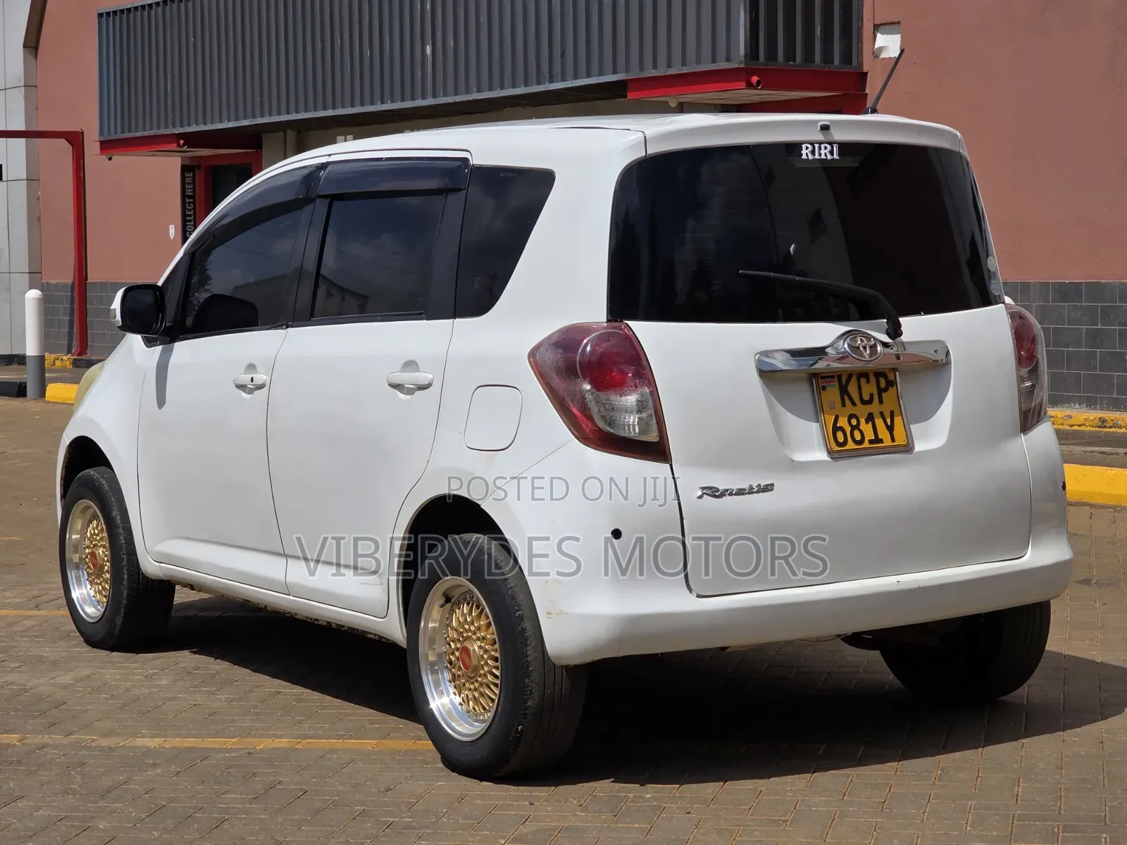 Toyota Ractis 2011 White