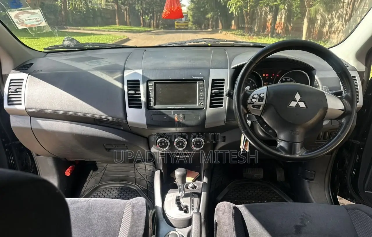 Mitsubishi Outlander 2010 Black