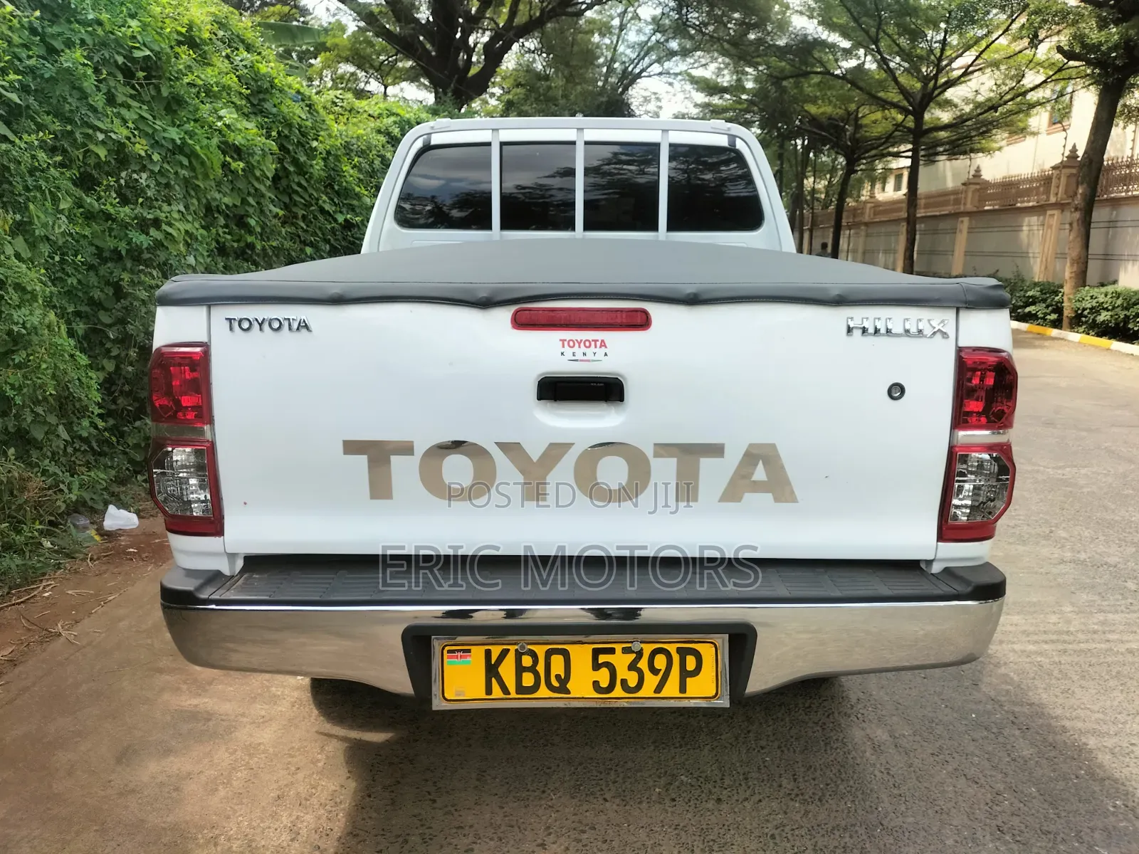 Toyota Hilux 2011 Pearl