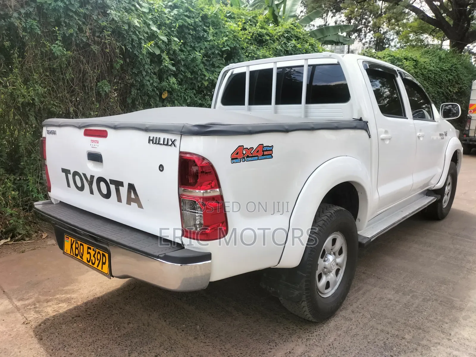 Toyota Hilux 2011 Pearl