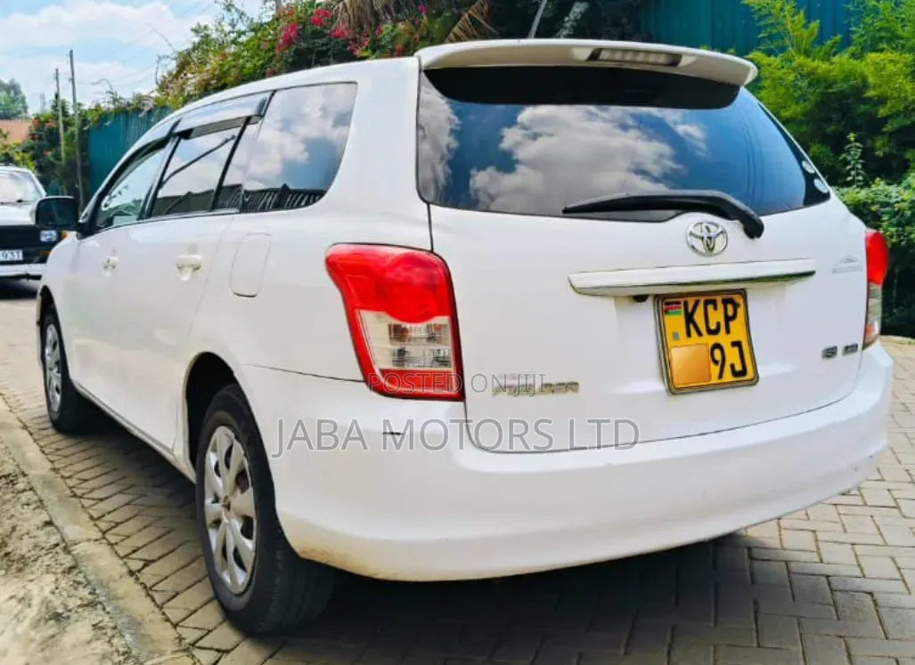 Toyota Corolla Fielder 2011 White