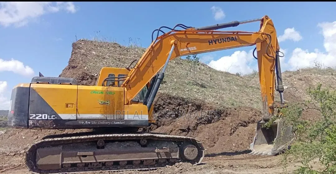 Hyundai Robex 2200 – 22 Ton Excavator