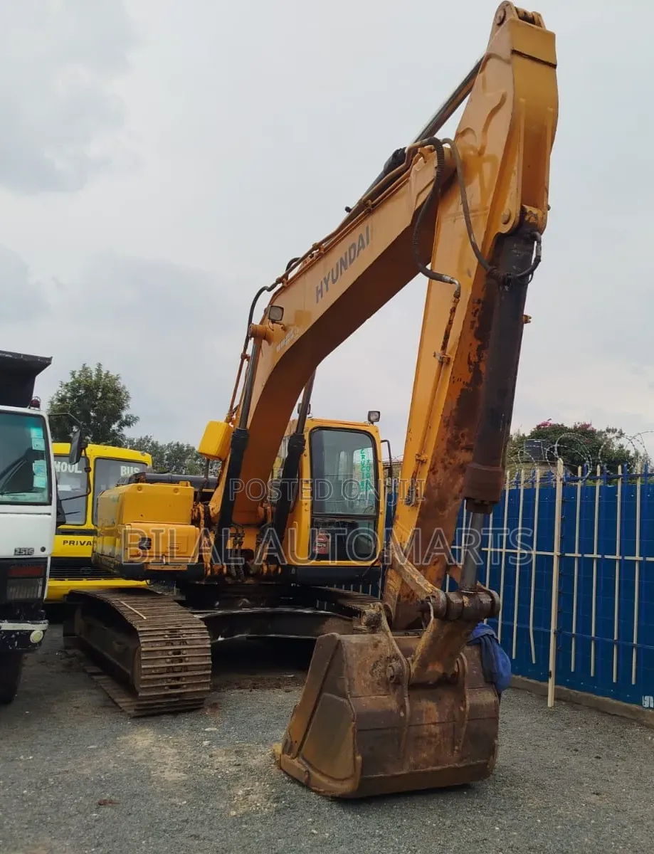 Hyundai Robex 2200 – 22 Ton Excavator